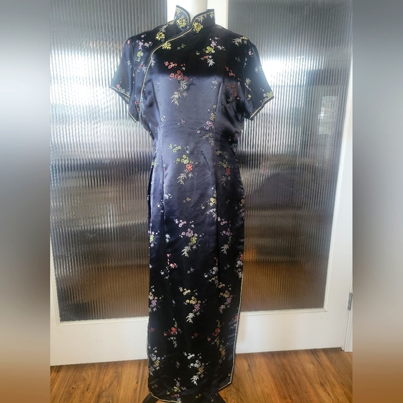 Handmade Oriental Dress - Picture 1 of 7
